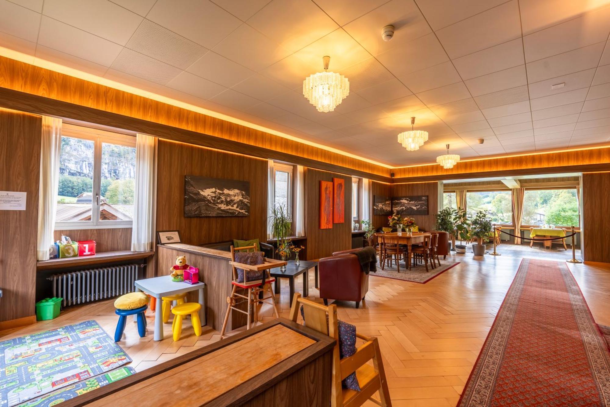 Hotel Staubbach Lauterbrunnen Ngoại thất bức ảnh