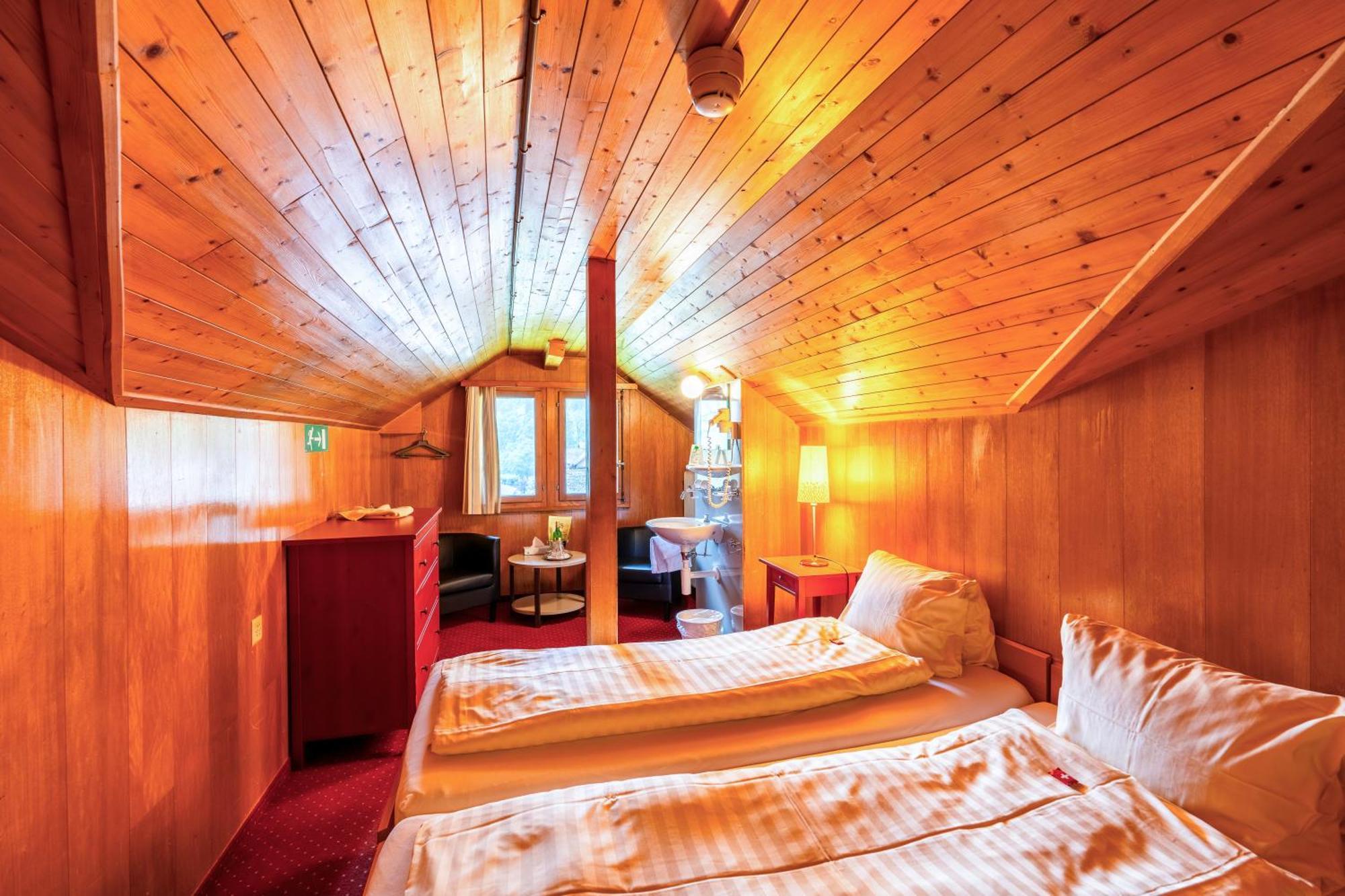 Hotel Staubbach Lauterbrunnen Phòng bức ảnh