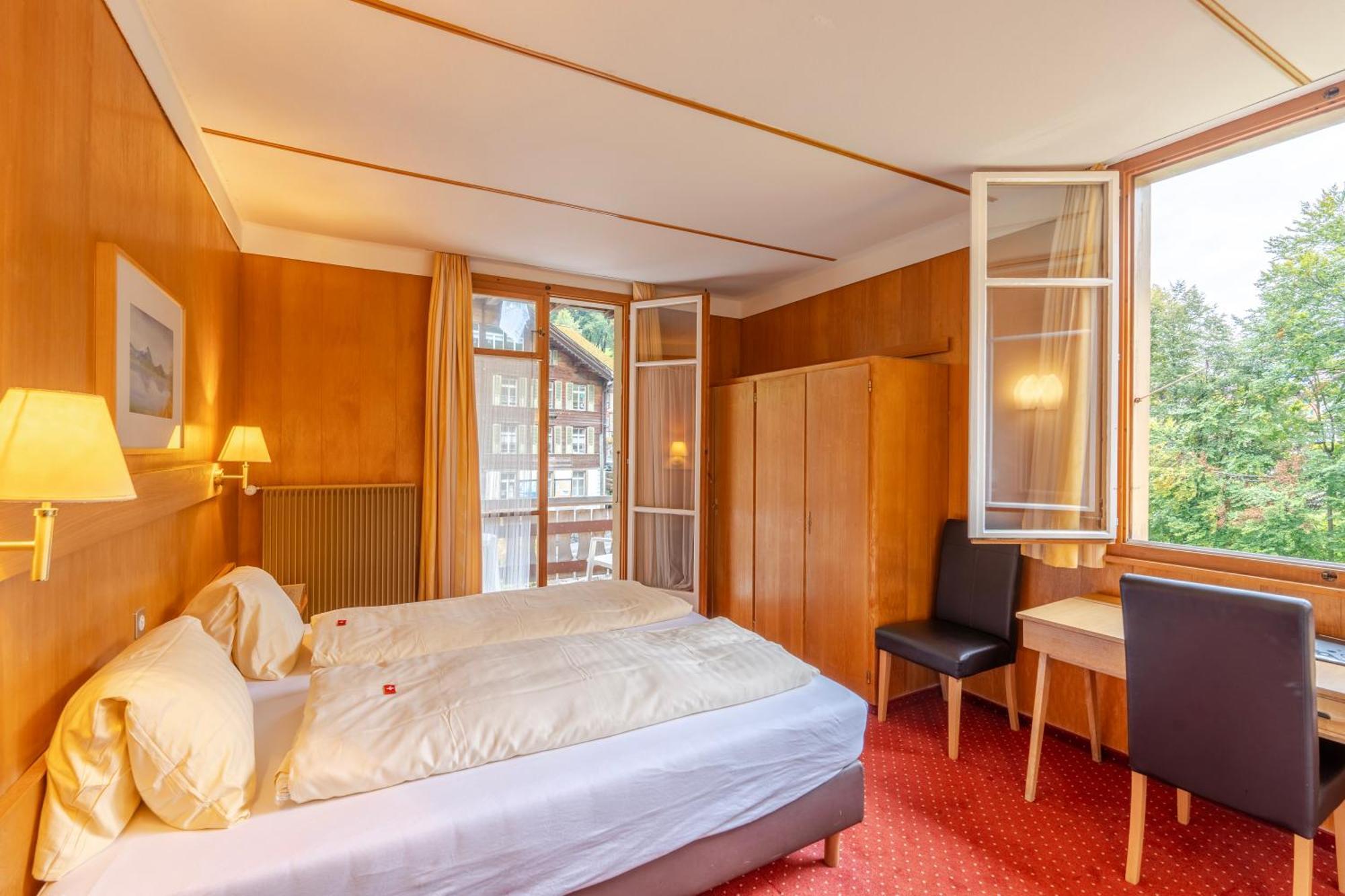 Hotel Staubbach Lauterbrunnen Ngoại thất bức ảnh