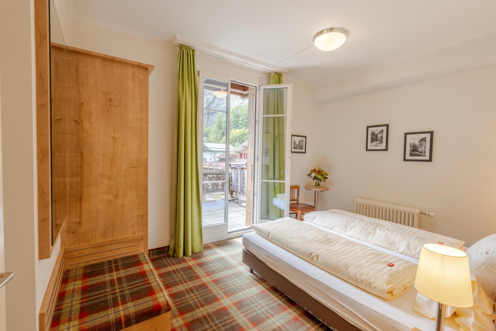 Hotel Staubbach Lauterbrunnen Ngoại thất bức ảnh