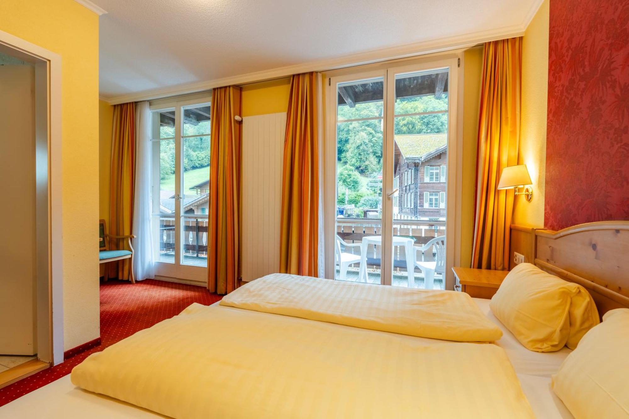 Hotel Staubbach Lauterbrunnen Ngoại thất bức ảnh