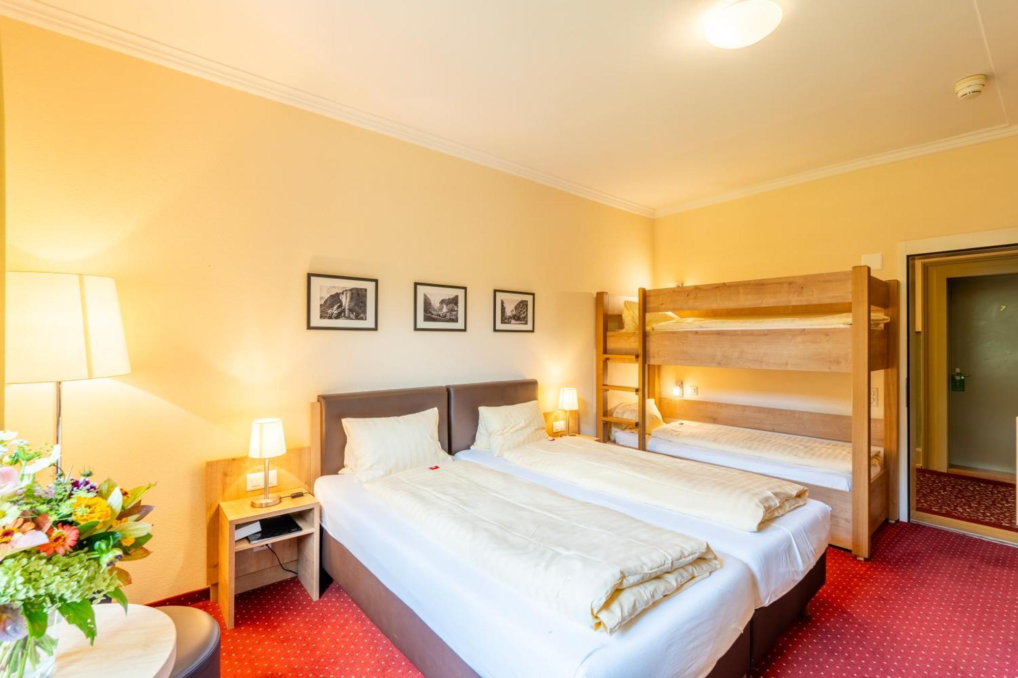 Hotel Staubbach Lauterbrunnen Ngoại thất bức ảnh