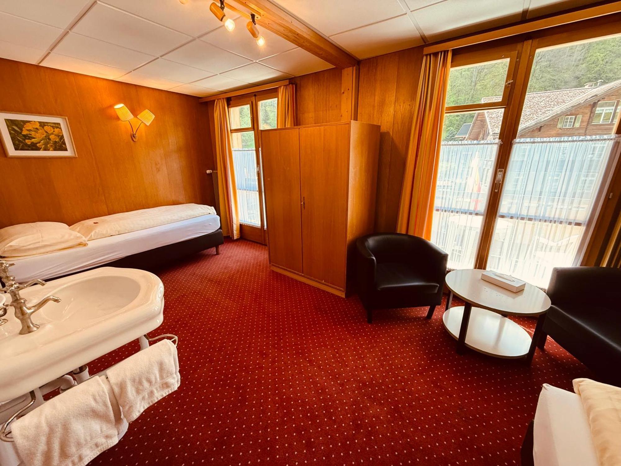 Hotel Staubbach Lauterbrunnen Ngoại thất bức ảnh